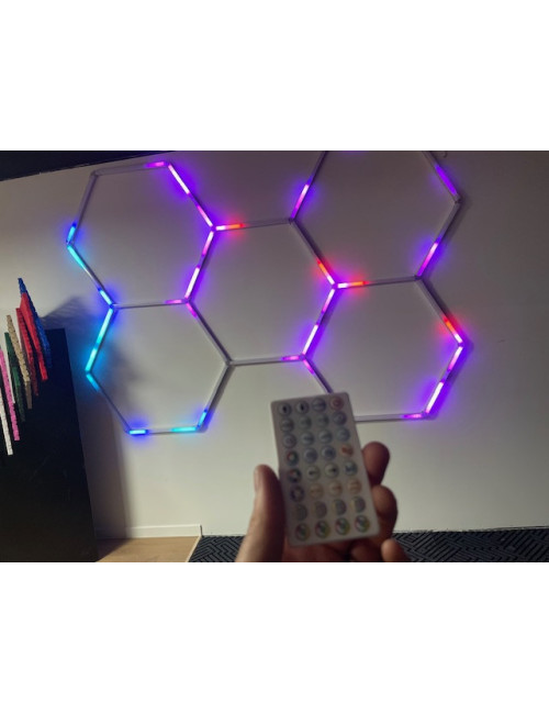 Éclairage LED RGB Modulable – Design Nid d’Abeille Connecté